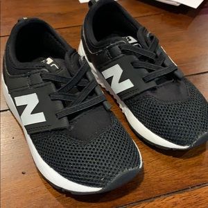 NWOT New Balance 247 Kids Sz 8 Sneakers